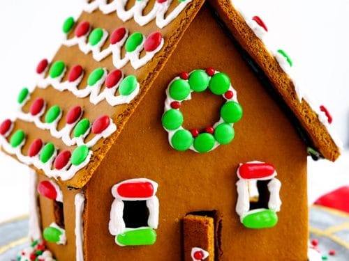 https://easybudgetrecipes.com/wp-content/uploads/2019/11/Gingerbread-Houses-Recipe-500x375.jpg