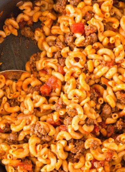 An overhead close up picture of American Goulash.