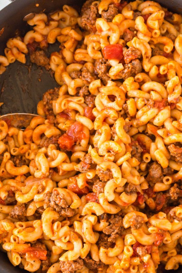 An overhead close up picture of American Goulash. 
