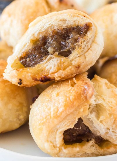 A close up picture of the finished sausage rolls recipe.