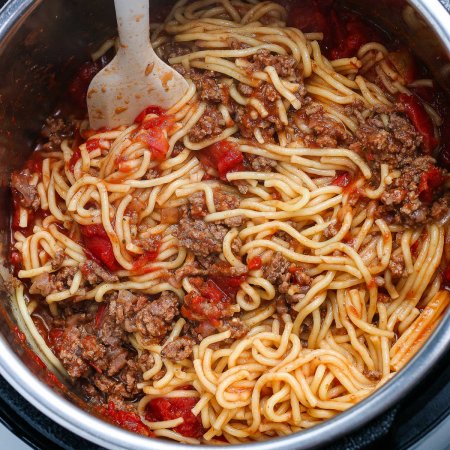 A close up picture of the finished Instant Pot Spaghetti.