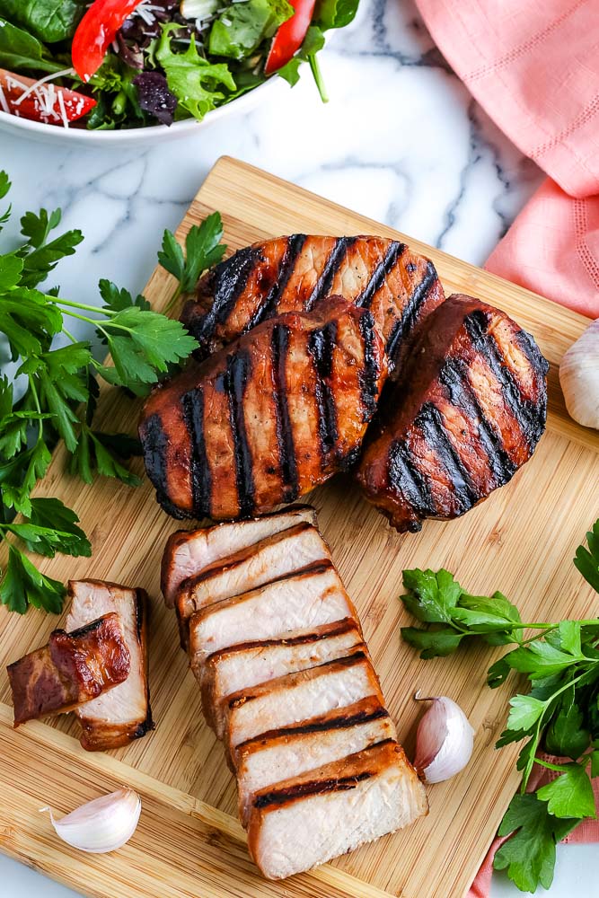 An overhead picture of the finished grilled pork chops.