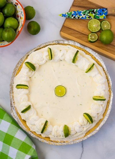 An over head picture of the finished no-bake key lime pie.