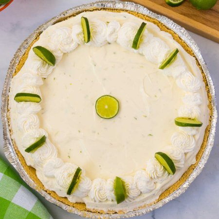 A close up overhead picture of the finished pie.