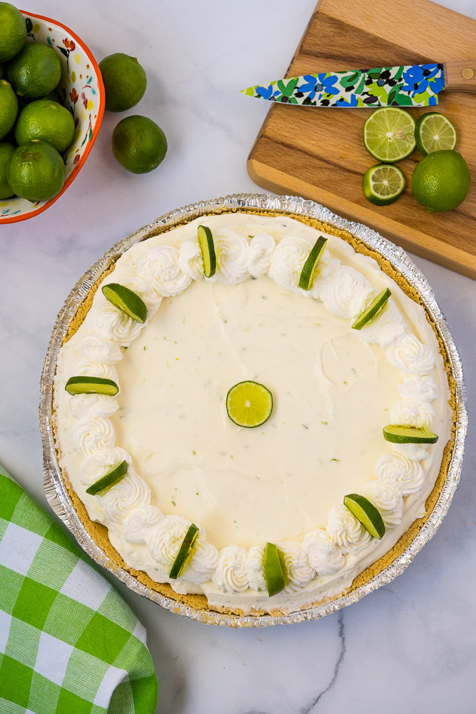 An over head picture of the finished no-bake key lime pie. 