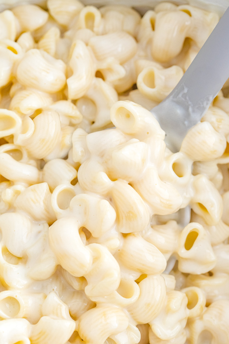A close up of the finished copycat Panera Mac and Cheese.