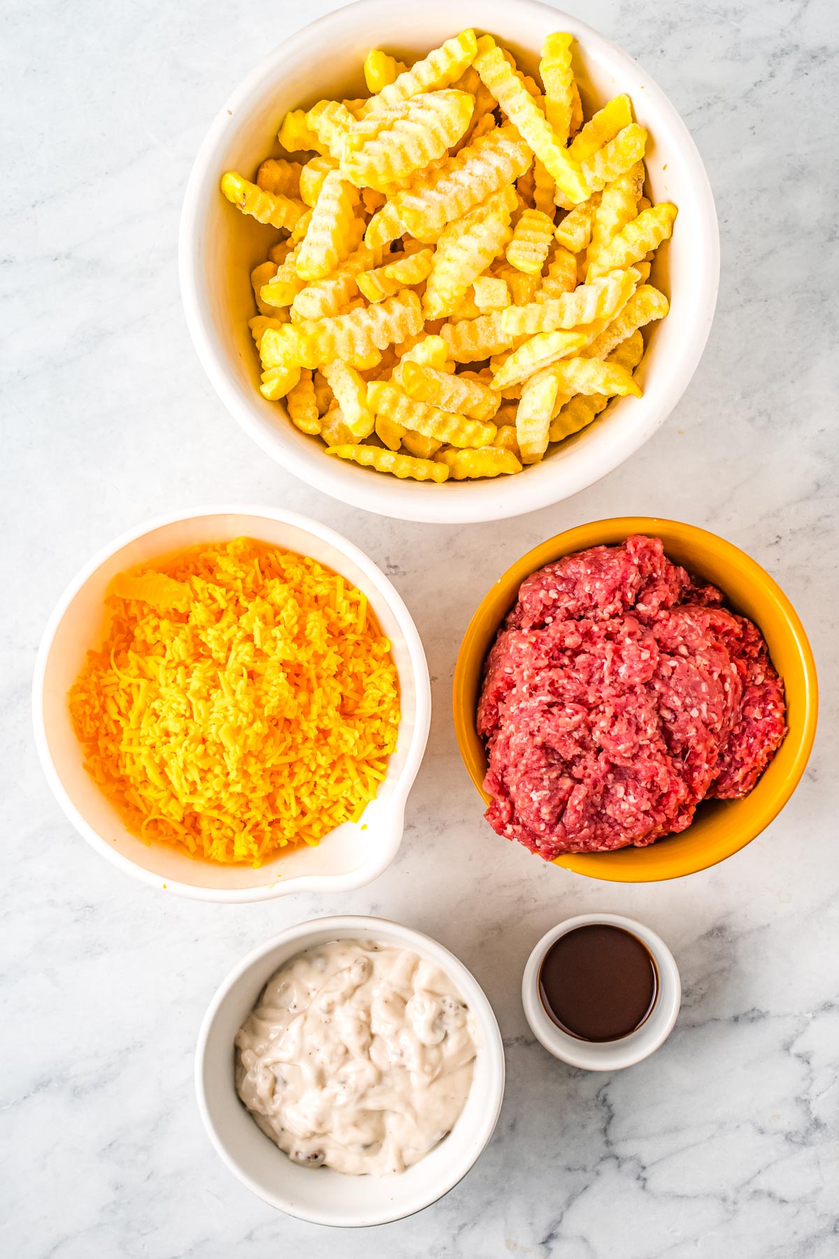 An overhead picture of the five ingredients needed to make this recipe.