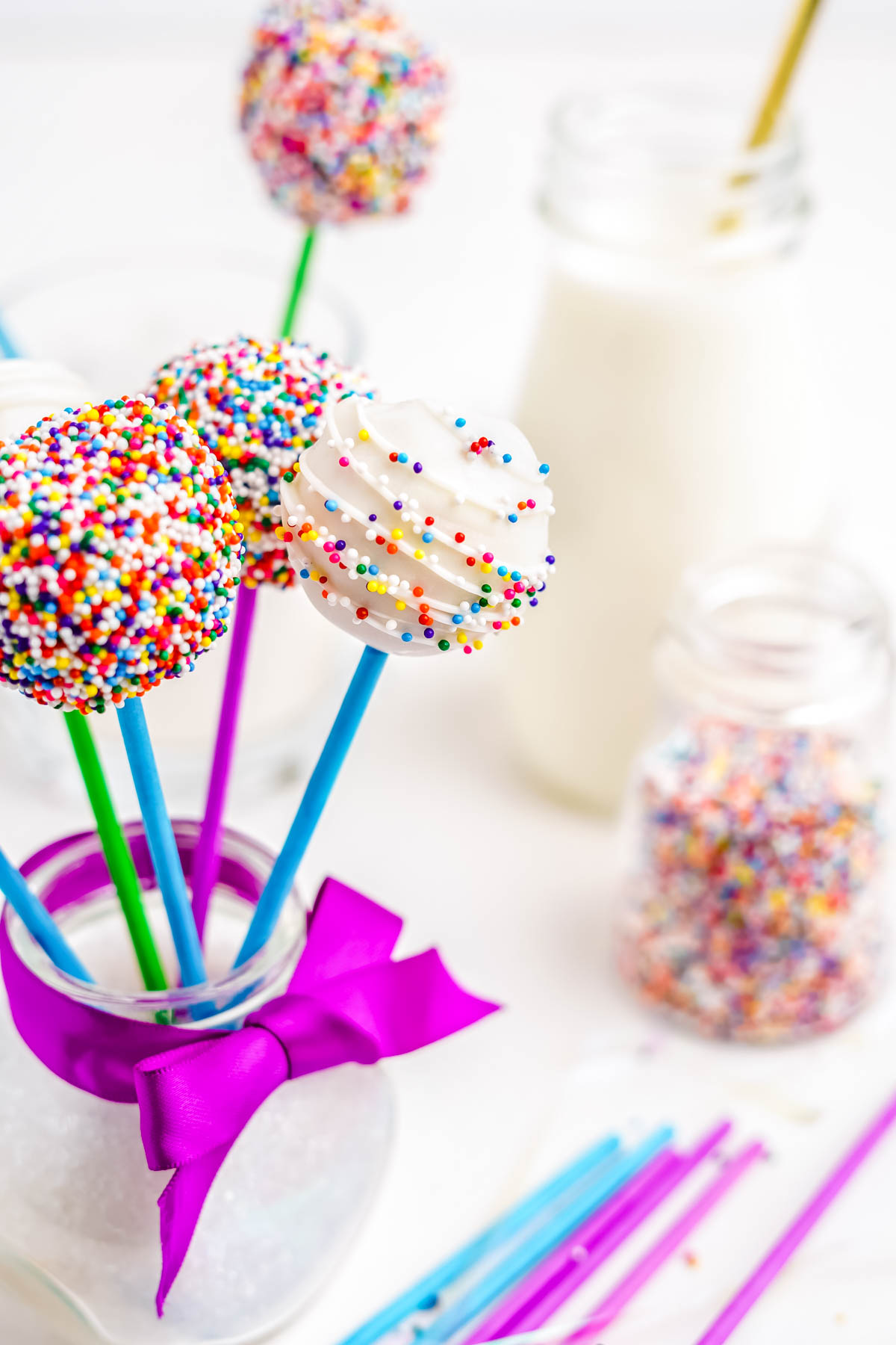 A close up picture of all of the ingredients needed to make this recipe.
