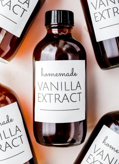 An overhead picture of the finished vanilla extract in gifting bottles.
