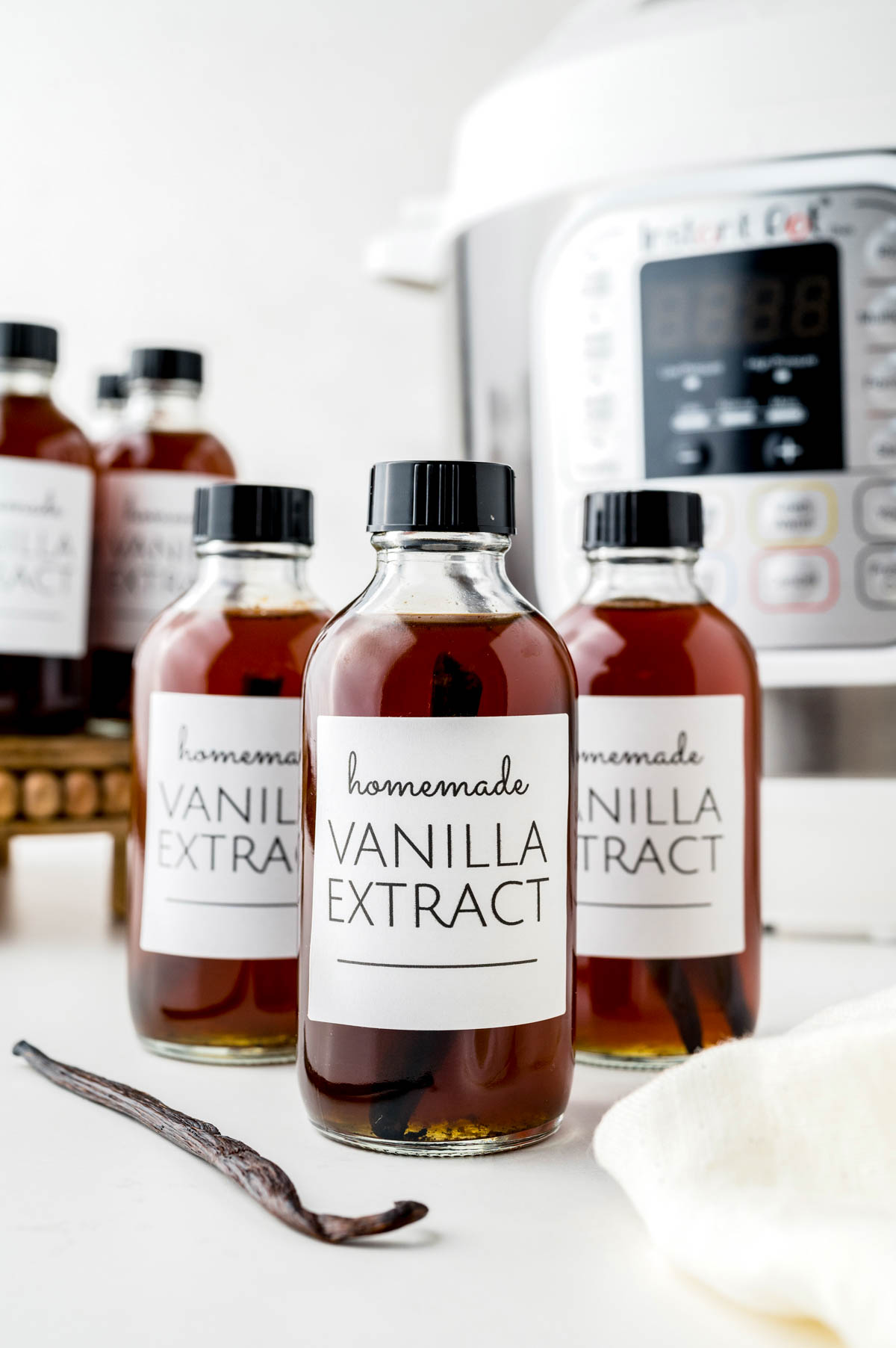The finished Instant Pot Vanilla Extract in throw gifting jars. 