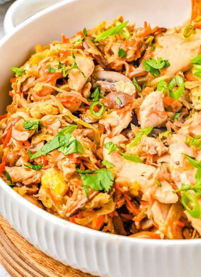 A close up picture of the finished Moo Shu Chicken in a serving bowl.