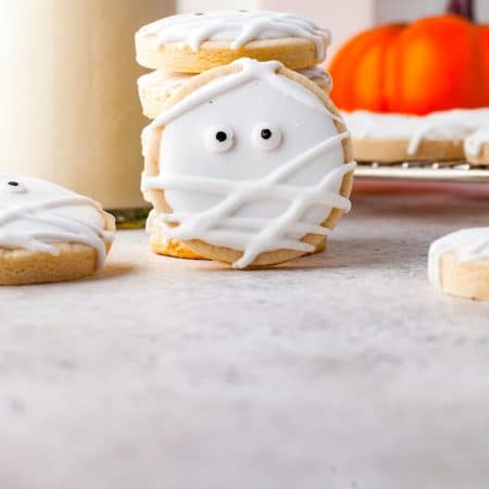 A close up of a finished Mummy Cookie.