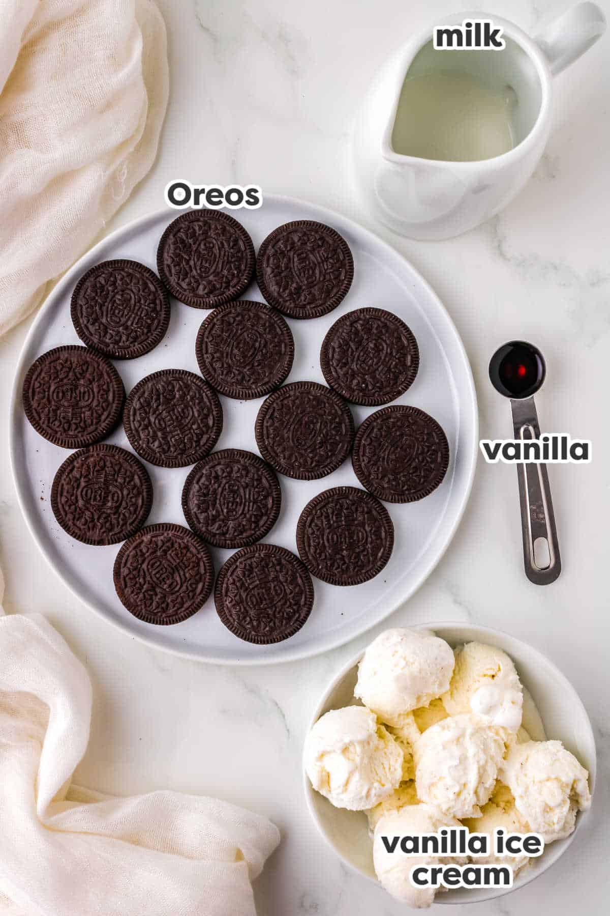 The ingredients needed to make this recip with text overlay labeling each one.